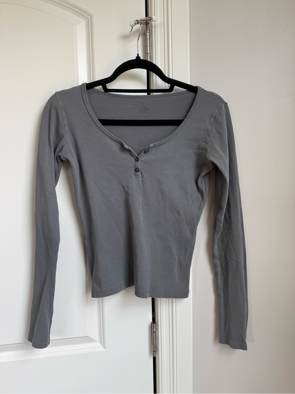 Long-Sleeve Gray Henley Women's Top